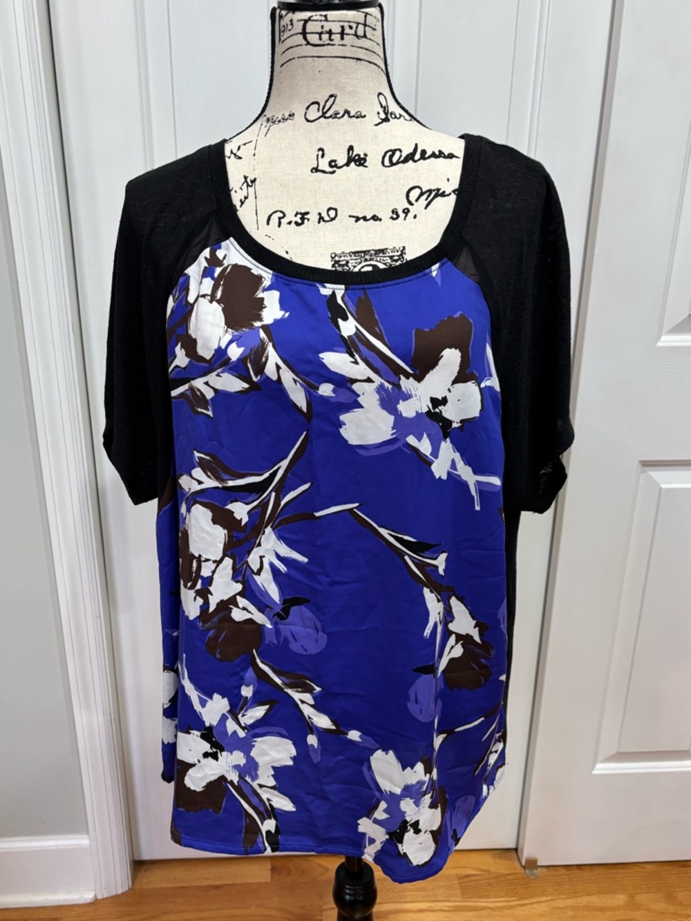 Lane Bryant 18/20 Blue Floral Short Sleeve Top EUC